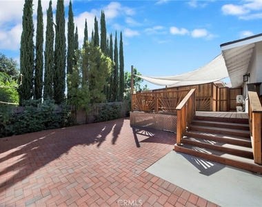 90 W Highland Avenue - Photo Thumbnail 17