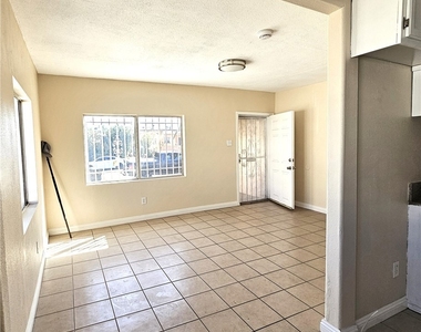 1445 W 82nd - Photo Thumbnail 4