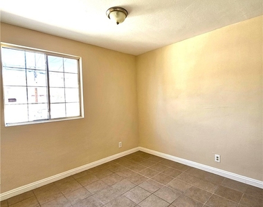 1445 W 82nd - Photo Thumbnail 7