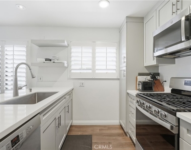 320 Hermosa - Photo Thumbnail 2
