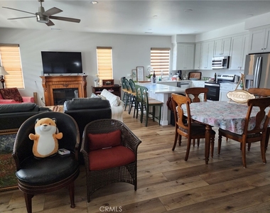 107 N Poe - Photo Thumbnail 2