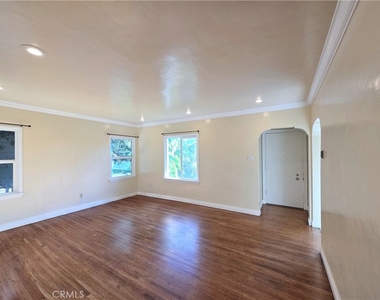5589 Lemon Avenue - Photo Thumbnail 5