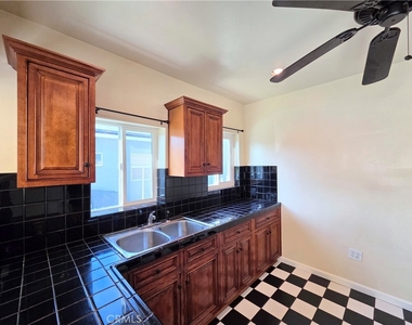 5589 Lemon Avenue - Photo Thumbnail 10