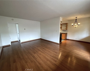 901 Linden Avenue - Photo Thumbnail 2