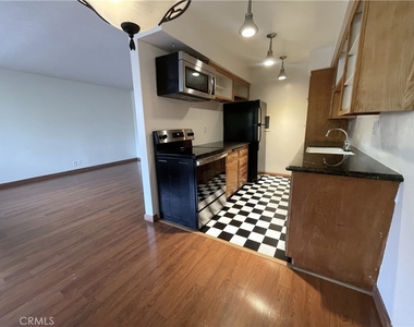 901 Linden Avenue - Photo Thumbnail 4