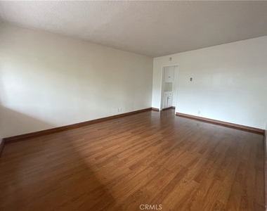 901 Linden Avenue - Photo Thumbnail 1