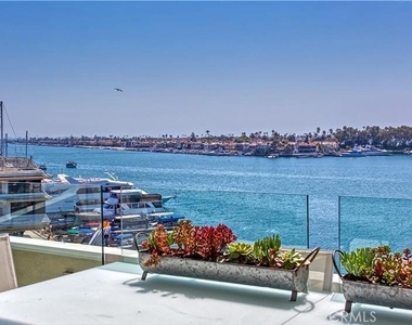 3121 W Coast - Photo Thumbnail 1