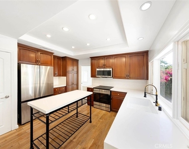 1652 N Pala Place - Photo Thumbnail 10