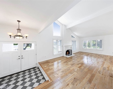 1652 N Pala Place - Photo Thumbnail 5