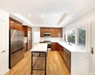 1652 N Pala Place - Photo Thumbnail 9