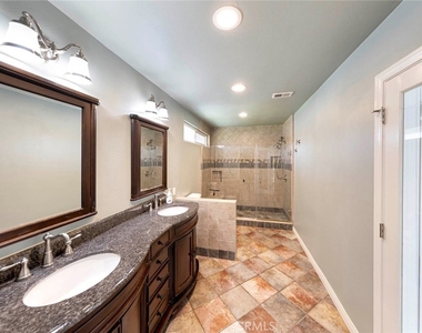 1652 N Pala Place - Photo Thumbnail 16