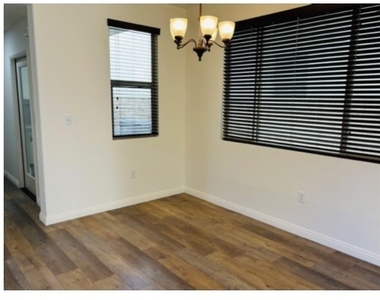 440 Amargosa Way - Photo Thumbnail 4