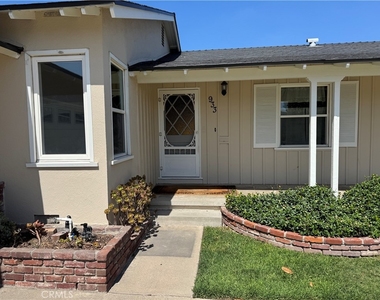 933 W Autumn Drive - Photo Thumbnail 1