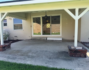 933 W Autumn Drive - Photo Thumbnail 24