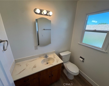 933 W Autumn Drive - Photo Thumbnail 20