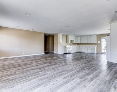 2018 E La Palma Avenue - Photo Thumbnail 11