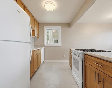 1550 Seacoast Drive - Photo Thumbnail 6