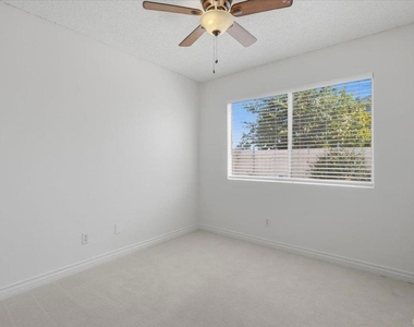 6859 Paris Way - Photo Thumbnail 14