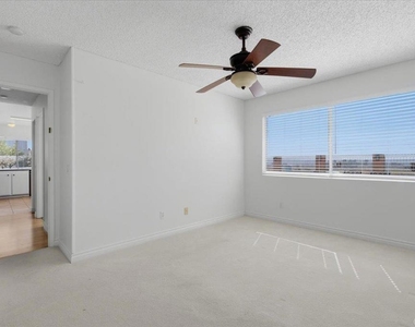 6859 Paris Way - Photo Thumbnail 11