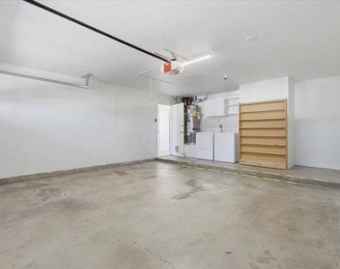 6859 Paris Way - Photo Thumbnail 19