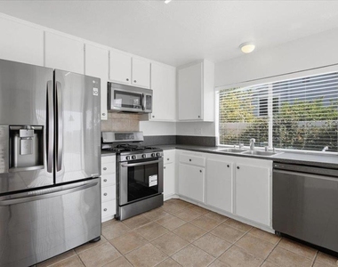 6859 Paris Way - Photo Thumbnail 3