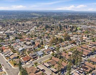 6859 Paris Way - Photo Thumbnail 26