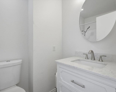 6859 Paris Way - Photo Thumbnail 15