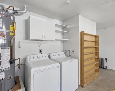 6859 Paris Way - Photo Thumbnail 17