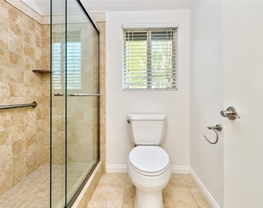 21821 Burbank Boulevard - Photo Thumbnail 28
