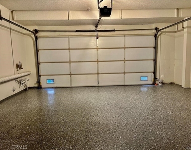 21821 Burbank Boulevard - Photo Thumbnail 34
