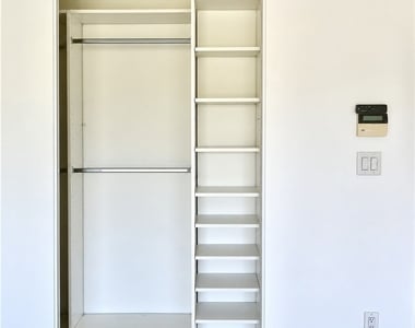 21821 Burbank Boulevard - Photo Thumbnail 31