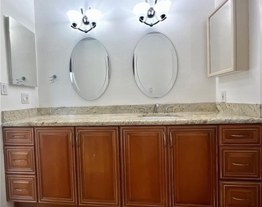 21821 Burbank Boulevard - Photo Thumbnail 27
