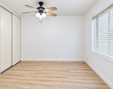 21821 Burbank Boulevard - Photo Thumbnail 20