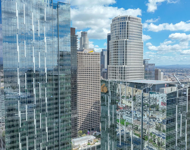 889 Francisco Street - Photo Thumbnail 62