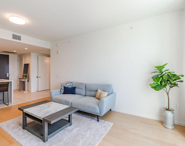 889 Francisco Street - Photo Thumbnail 24