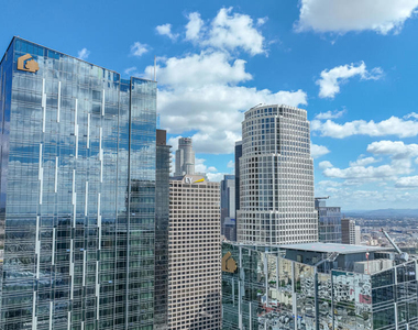 889 Francisco Street - Photo Thumbnail 63