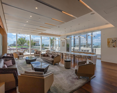 889 Francisco Street - Photo Thumbnail 41