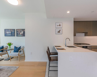 889 Francisco Street - Photo Thumbnail 19