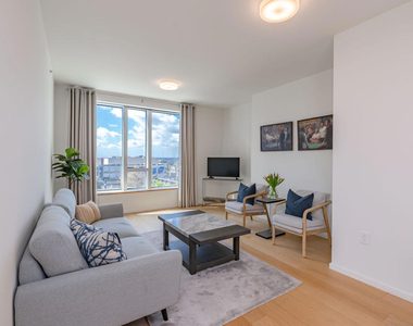 889 Francisco Street - Photo Thumbnail 21