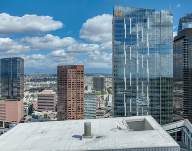 889 Francisco Street - Photo Thumbnail 61