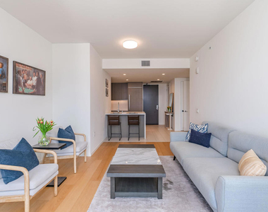 889 Francisco Street - Photo Thumbnail 20