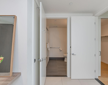 889 Francisco Street - Photo Thumbnail 25
