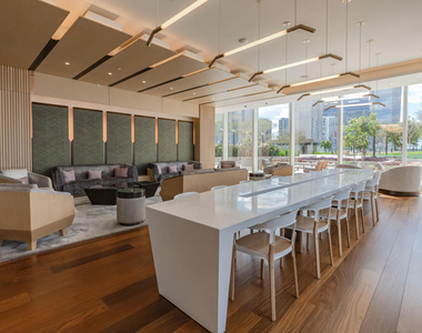 889 Francisco Street - Photo Thumbnail 43