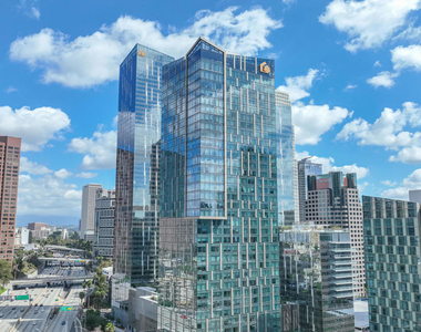 889 Francisco Street - Photo Thumbnail 60
