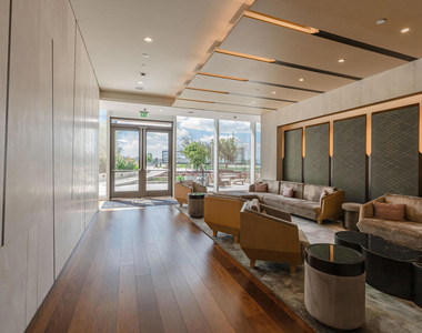 889 Francisco Street - Photo Thumbnail 45