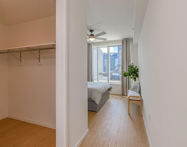 889 Francisco Street - Photo Thumbnail 33