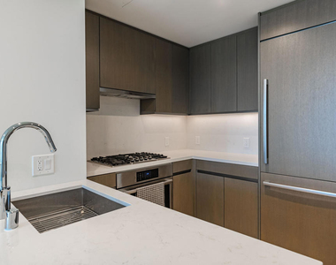 889 Francisco Street - Photo Thumbnail 15