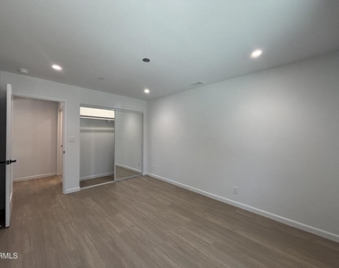 2230 Sherwood Place - Photo Thumbnail 15