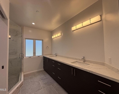 2230 Sherwood Place - Photo Thumbnail 28