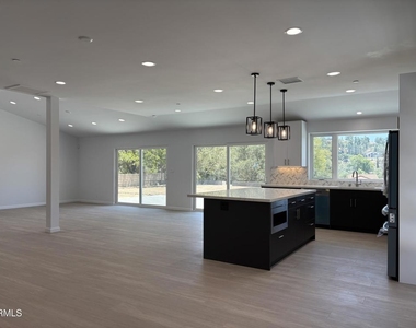 2230 Sherwood Place - Photo Thumbnail 7
